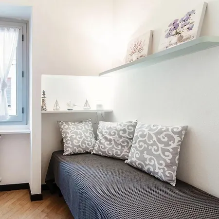 Celeste - By Myhomeincomo Apartment